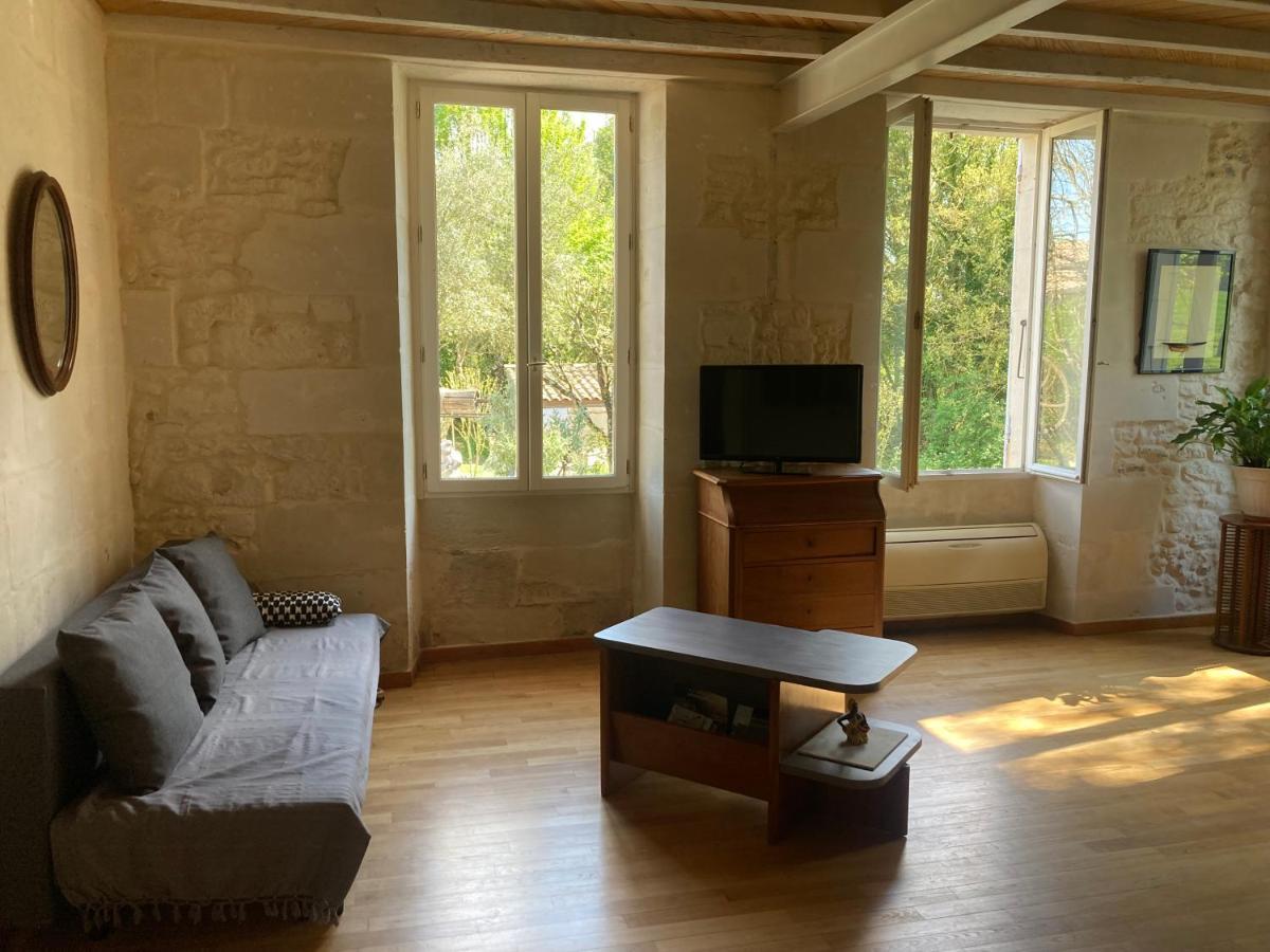 Les Ganivelles Apartment Saint-Dizant-du-Gua Luaran gambar