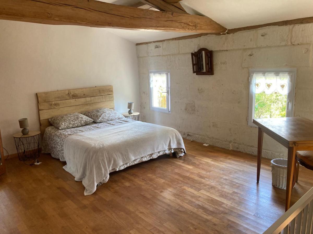 Les Ganivelles Apartment Saint-Dizant-du-Gua Luaran gambar