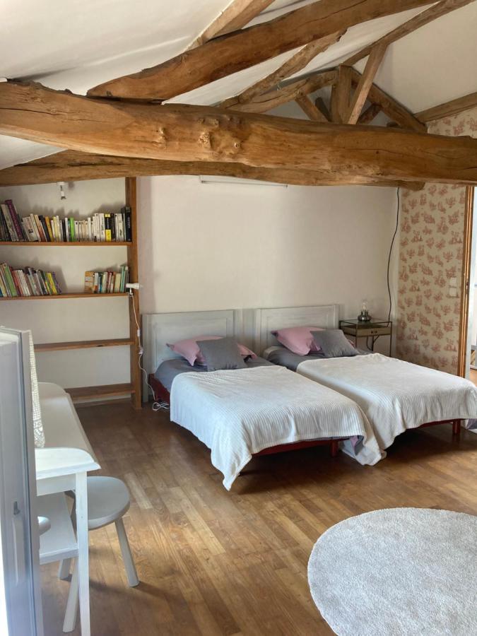 Les Ganivelles Apartment Saint-Dizant-du-Gua Luaran gambar